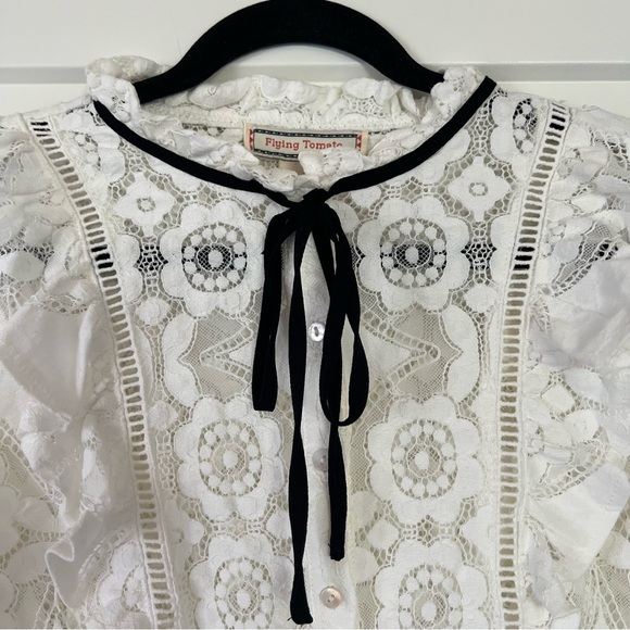 Ruffled White Lace Button Down Blouse Size Medium - Picture 2 of 5